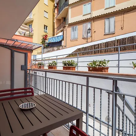 Futura Funky House - De Vivo Realty *